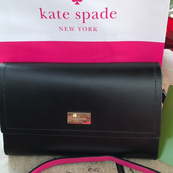 **LAST ONE** Kate Spade Crossbody Bag 🖤💖🖤💖 - Picture 3 of 8